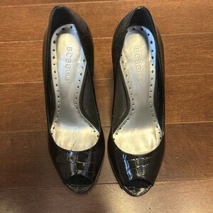BCBG shoe